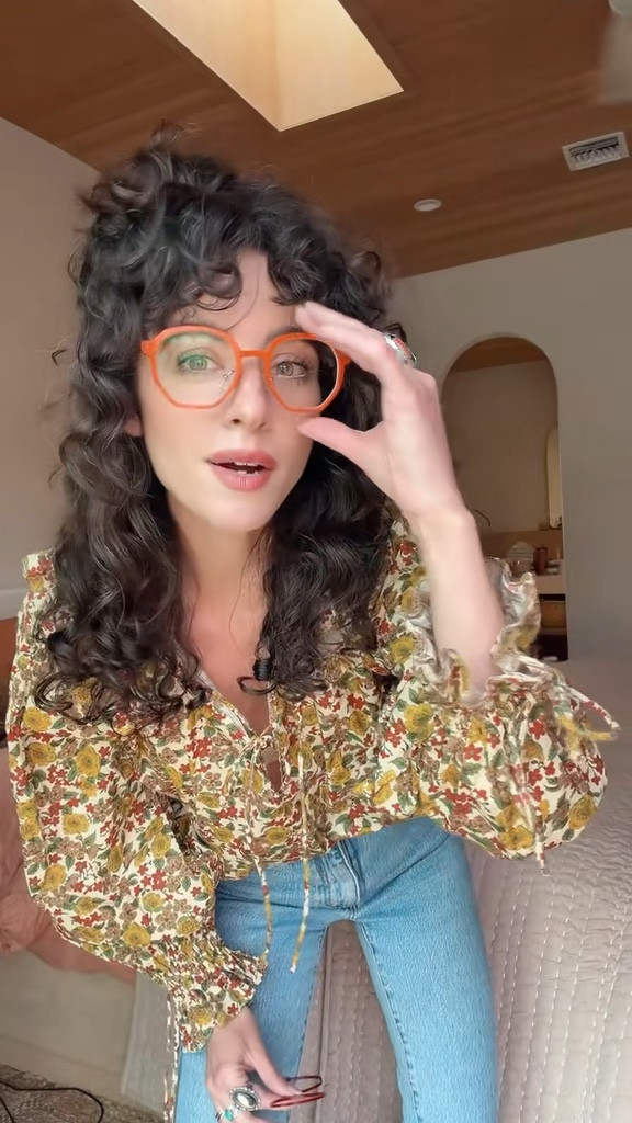 Super cute eyeglasses alert! Love that you can make these into sunglasses or change out the color of the frames with different colors. So fun to mix and match w your outfits!

#LTKSeasonal