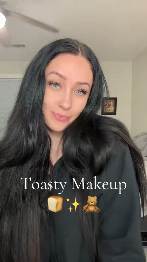 As seen on my TikTok and insta!

“Toasty Makeup Look"