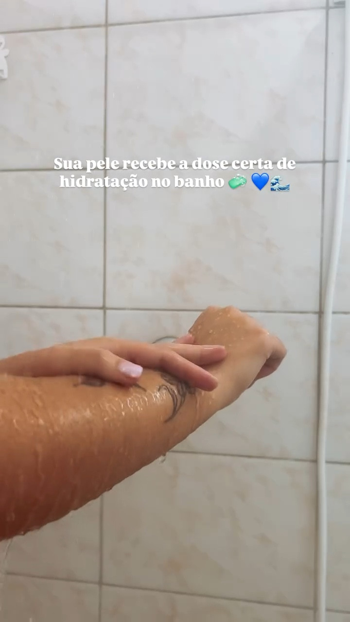 Sua pele merece ser hidratada TODOS OS DIAS sem complicação ou só em banho premium, ok? Na @rioskinlab os produtos são desenvolvidos para peles brasileiras, com certificação internacional e fórmulas hipoalergênicas 💙 a dupla de banho traz hidratação com bioativos e um cheirinho delícia! 
Use 🏷️MARIARITA para 10% off nos sites de Riô