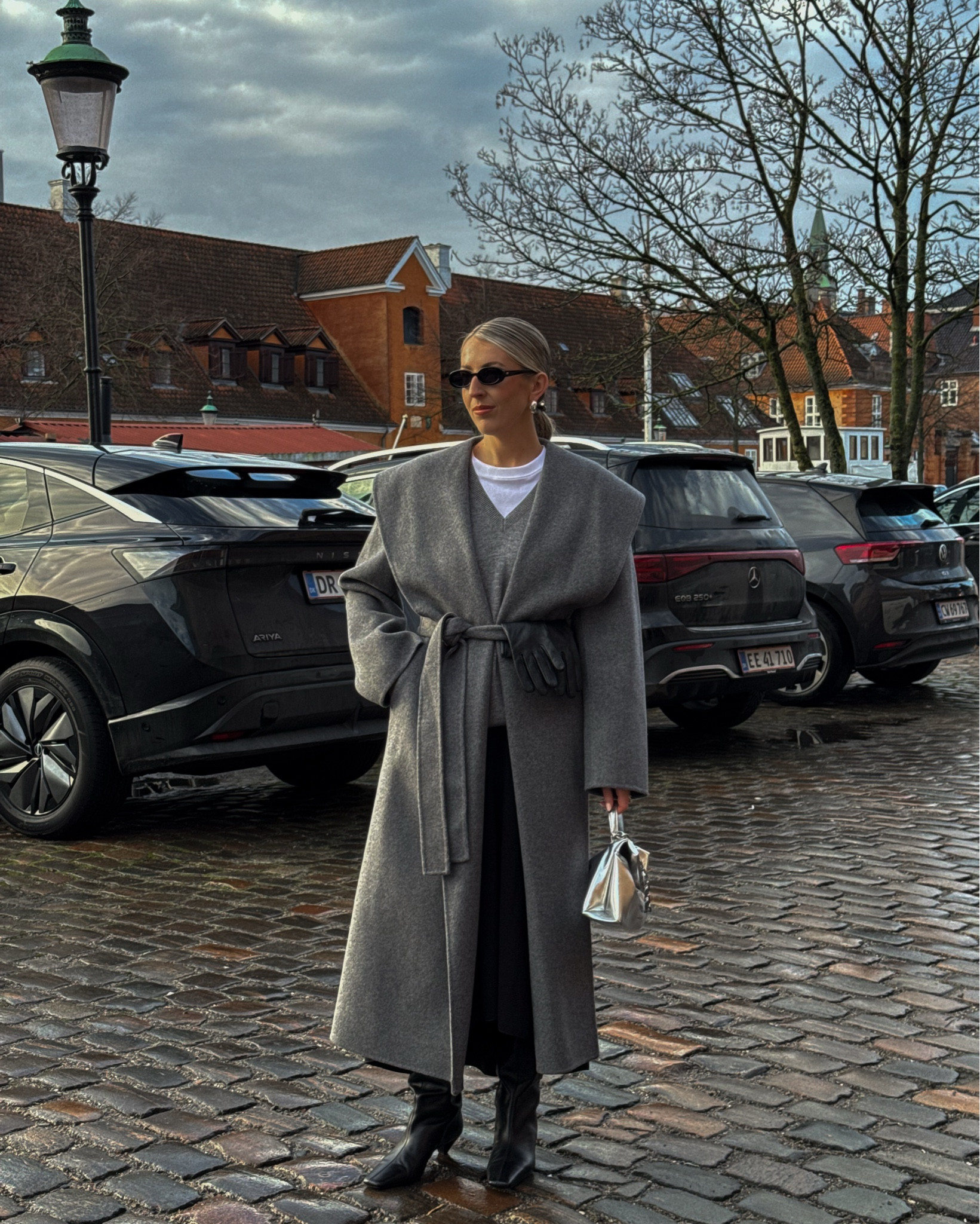 One of my favourite looks from CPHFW 🩶❄️ 

Grey coat, leather boots, leather gloves, white tshirt, silver bag 

#LTKwinter #LTKuk #LTKFashionMonth