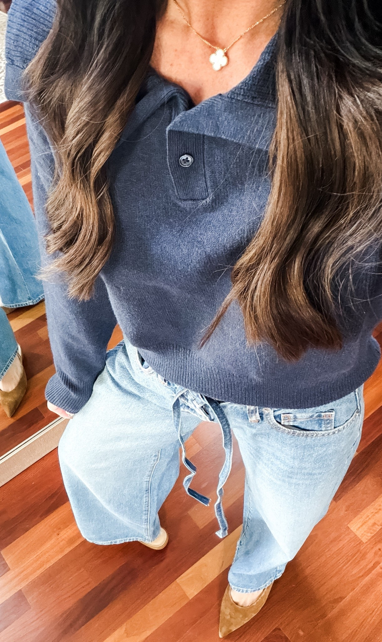 Love the collar on this sweater
Medium sweater 00 jeans they run big 

#LTKSeasonal #LTKFindsUnder50 #LTKStyleTip