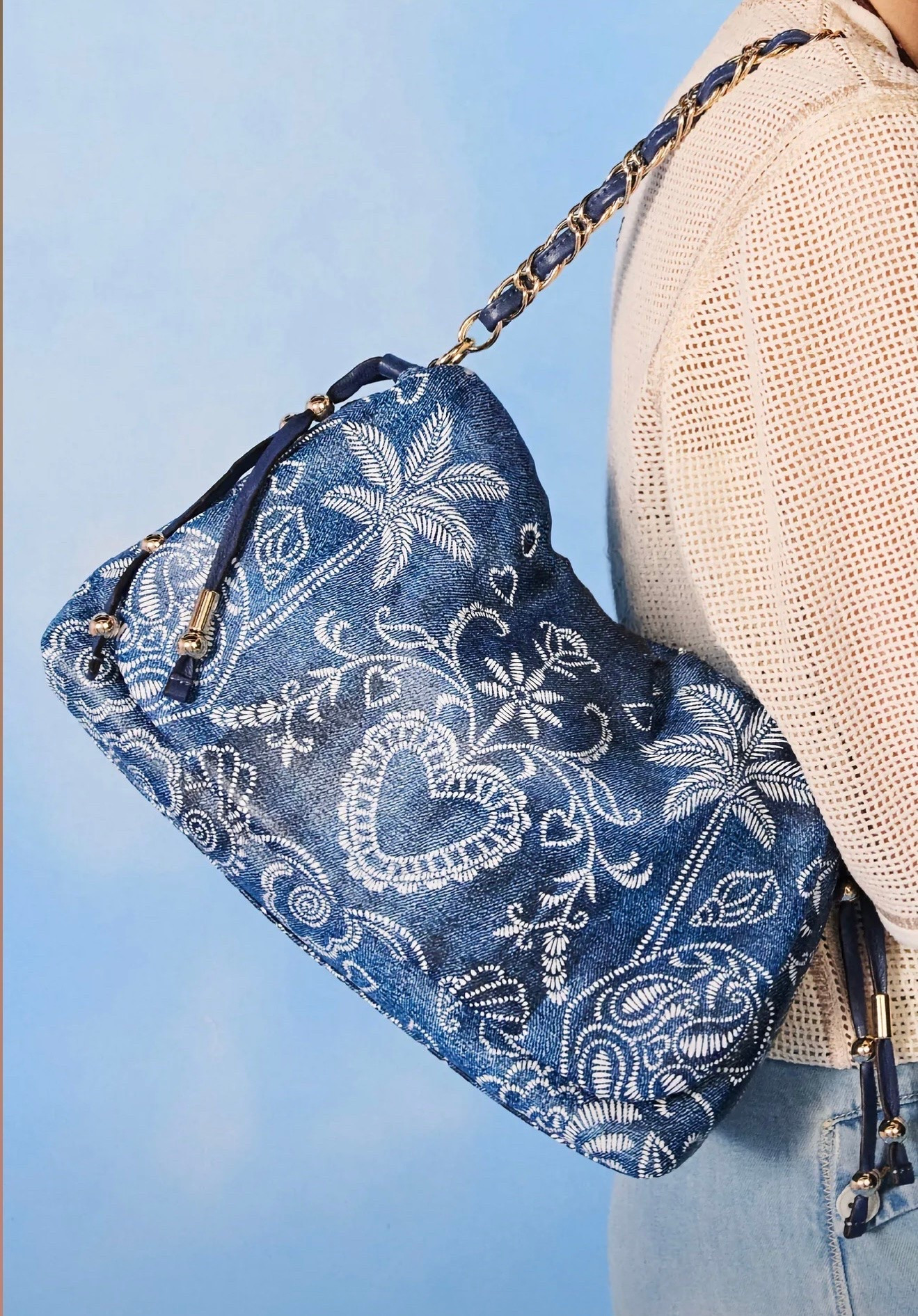 Aimee Kestenberg
Lennon Convertible Crossbody

#LTKSeasonal #LTKTravel #LTKWorkwear