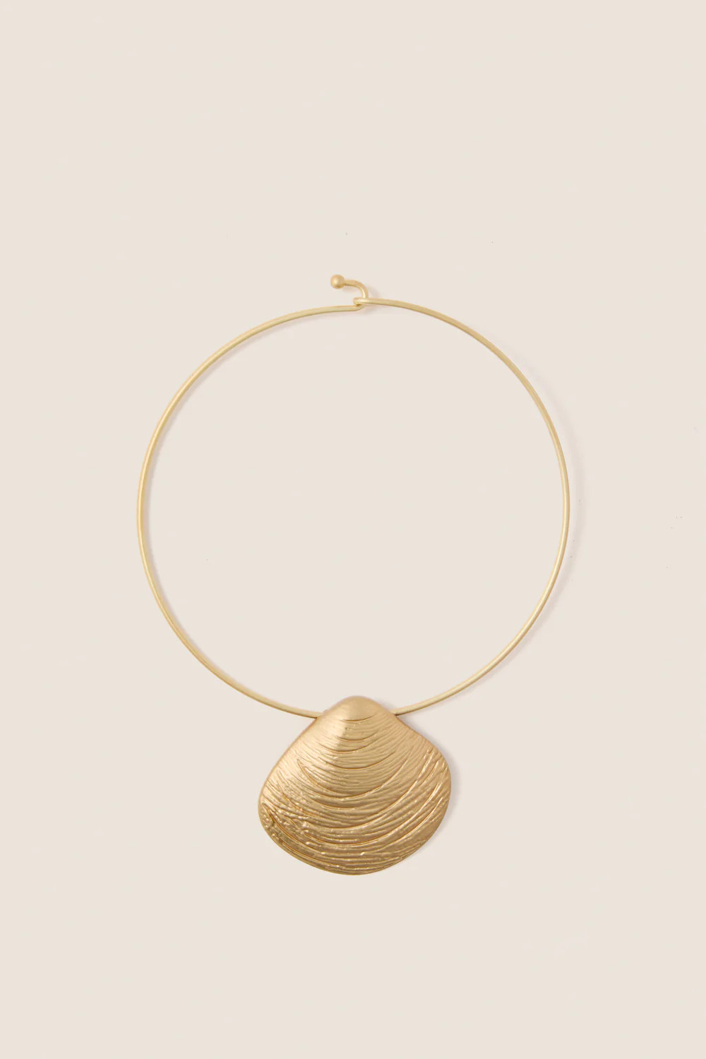 Gold Clam Shell Lillian Necklace | Tuckernuck (US)