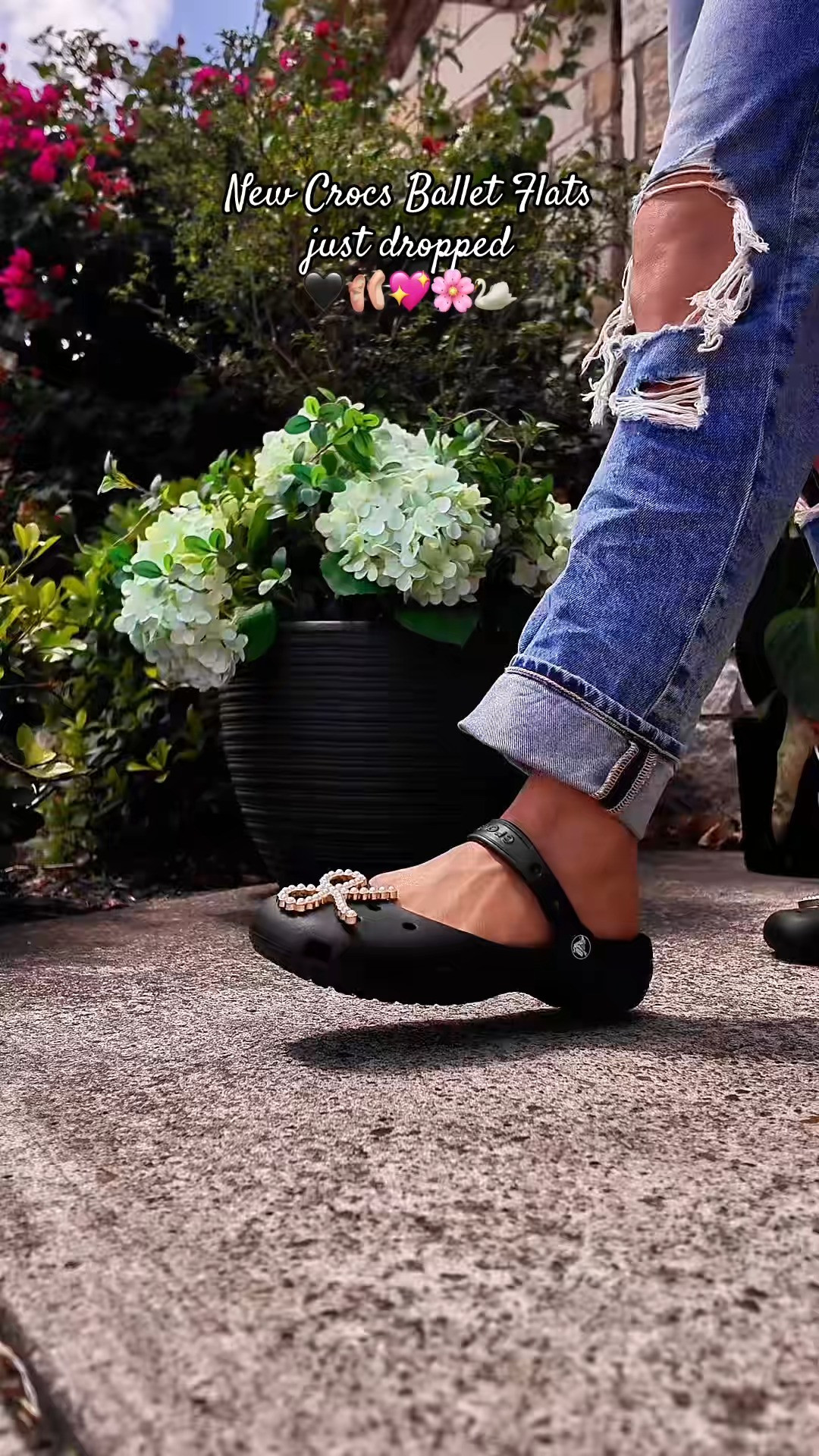 A fresh take on a timeless style—Crocs ballet flats keep things light, comfy, and effortlessly chic ☀️ #crocs #crocsballetflats #crocsflats #crocsballet #ad @Crocs  

 #LTKootd #LTKWorkwear #LTKTravel