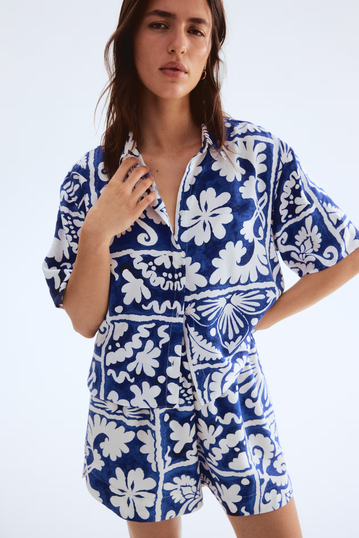 Camisa de sarga de manga corta - Azul vivo/Estampado - MUJER | H&M ES | H&M (FR, IT, ES, PT, BE)