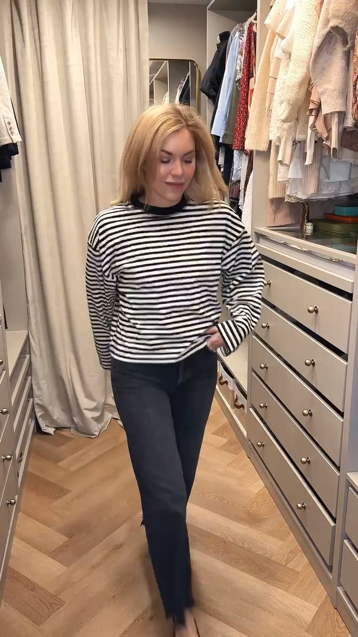 Stripe tee
Black jeans
Cropped wide leg black jeans 


#LTKootd #LTKdayinmylife #LTKSeasonal