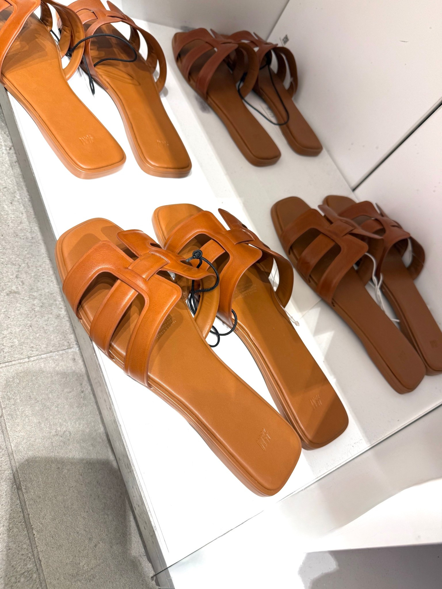 These sandals are so cute ! They’re Hermes inspired and cost so much  less 

#LTKSaleAlert