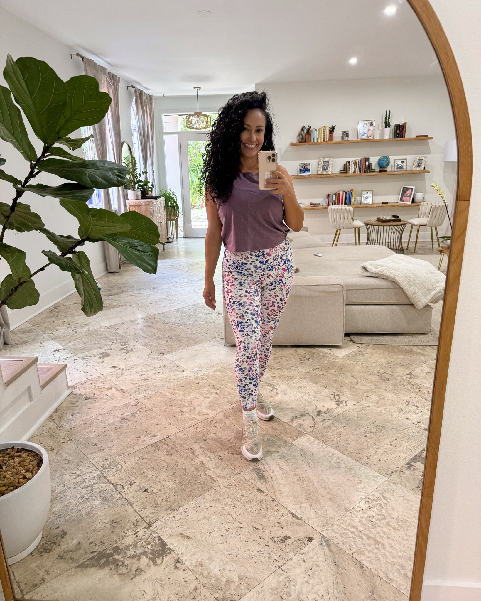 Mi nuevo top favorito para el gimnasio, me lo compré en 3 colores diferentes ! Me tapa la pancita y sin mangas para que no me de calor 🥰

#LTKMidsize #LTKOver40 #LTKootd