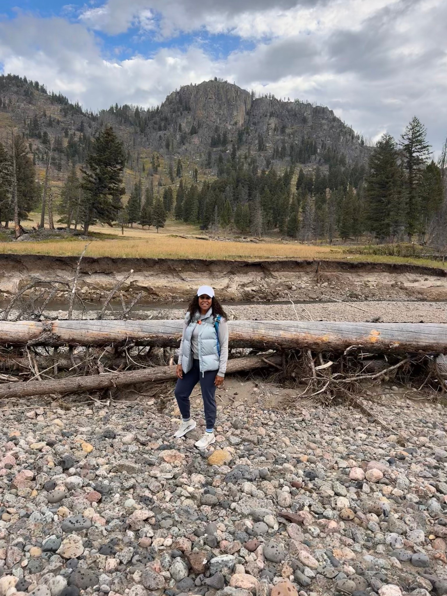 It’s easy with @vuoriclothing and when you don’t want to leave anything behind, you don’t have to.😝
This vest is from last year and they just came out with a new color. I wear it so often and love it so much.  
#therisetheshine Use code LTKVuoriFall for 20% off 

#LTKFallSale #LTKActive #LTKFindsUnder100