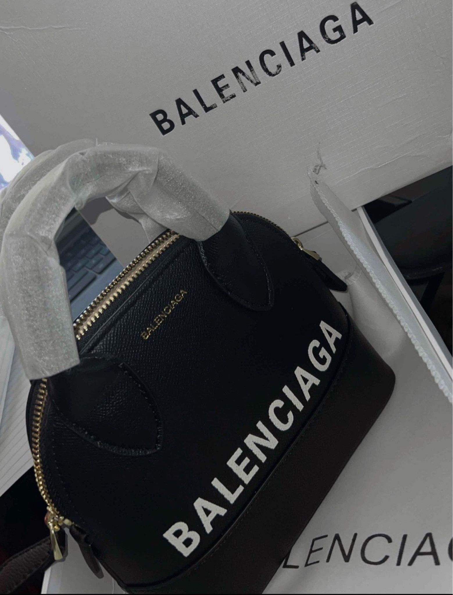 BALENCIAGA BAG 

#LTKunder100 #LTKunder50 #LTKstyletip
