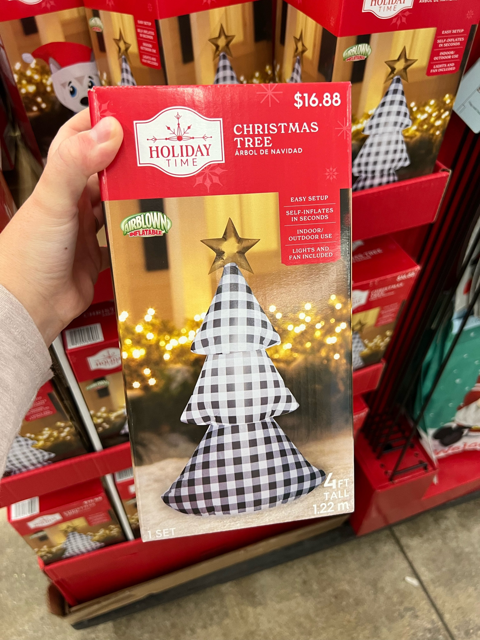 Buffalo plaid inflatable Christmas tree at Walmart😍

#LTKHoliday #LTKhome #LTKSeasonal