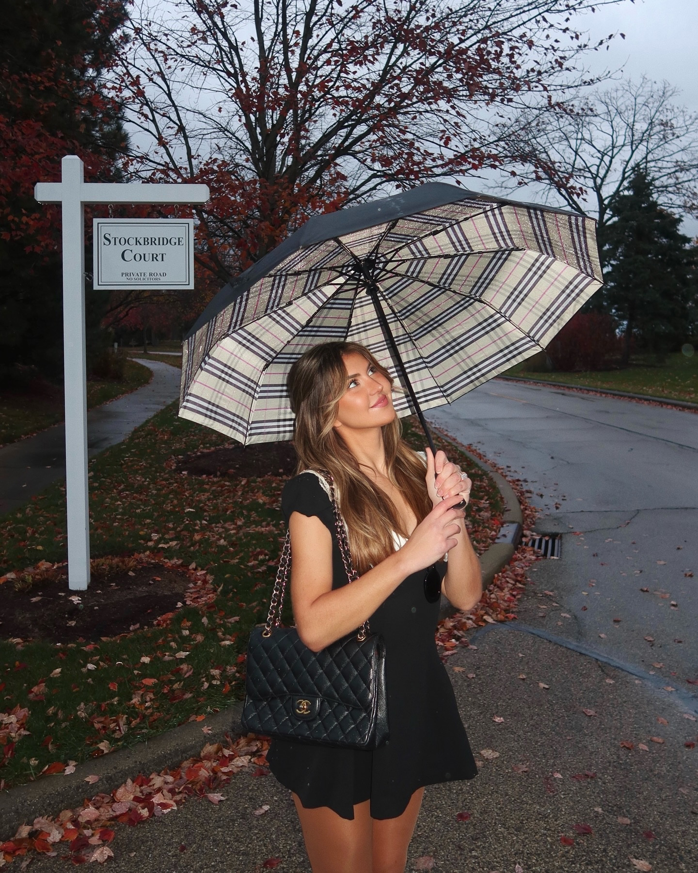 this is so pilgrim chic of me 💁🏼‍♀️🦃✨