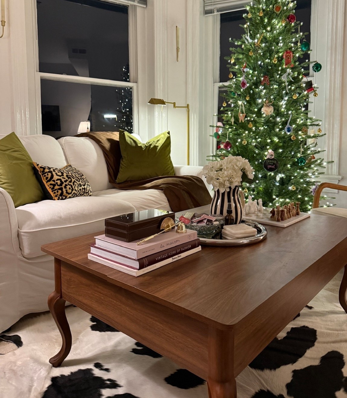 Apartment inspo, chic eclectic, interior design, decorating inspo, furniture, pillows, home decor 

#LTKHome