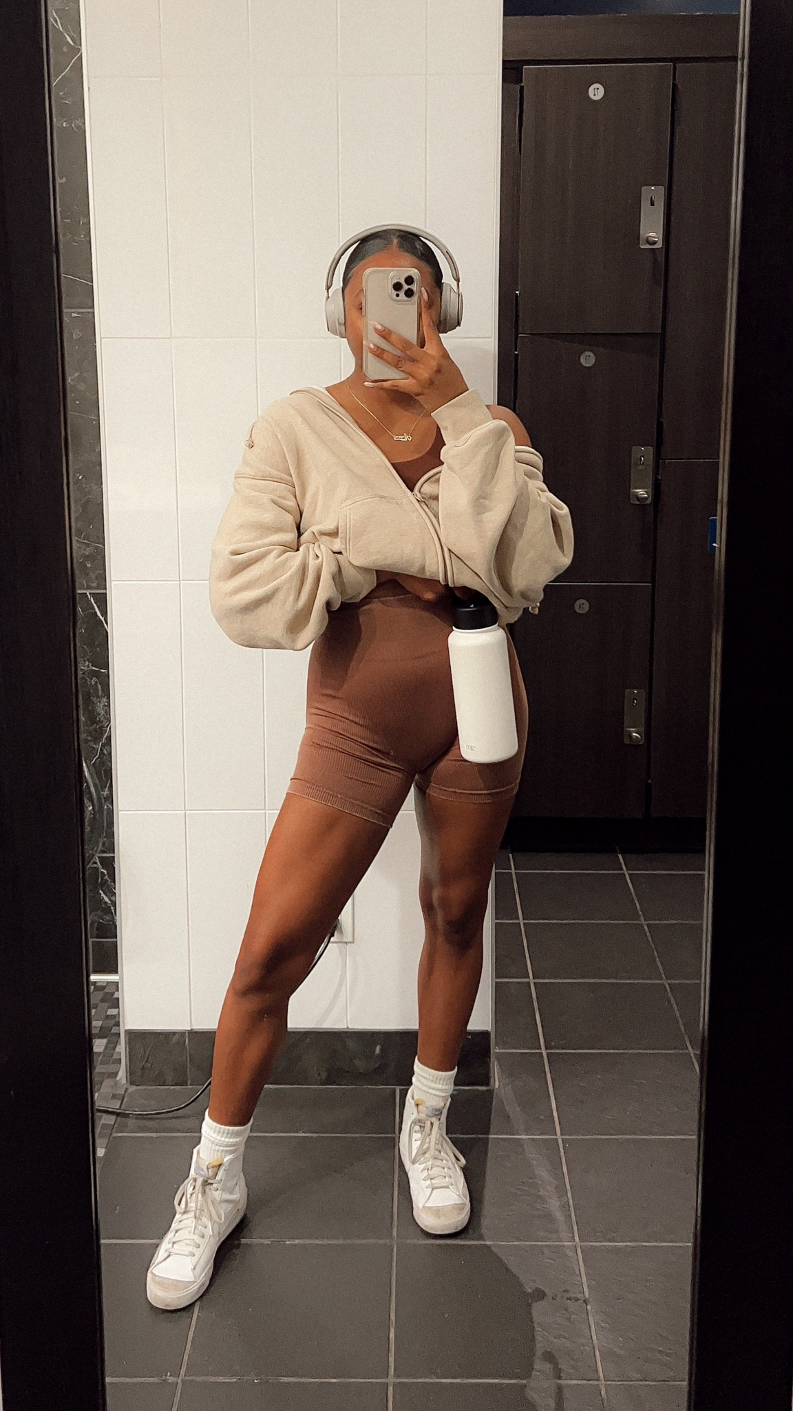 neutral tone gym workout set 🐻🤎

use code ‘GFC25AMANI’ for $25 off your first purchase :) 



#LTKfit