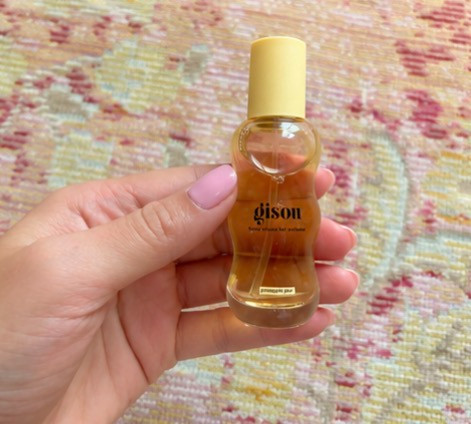 This Gisou hair perfume smells SO good!! It is such a perfect scent for summer!! 

 