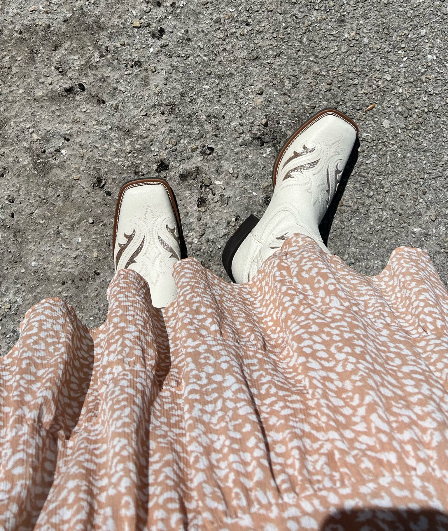 Wearing these boots whenever I can✨

Size: 10