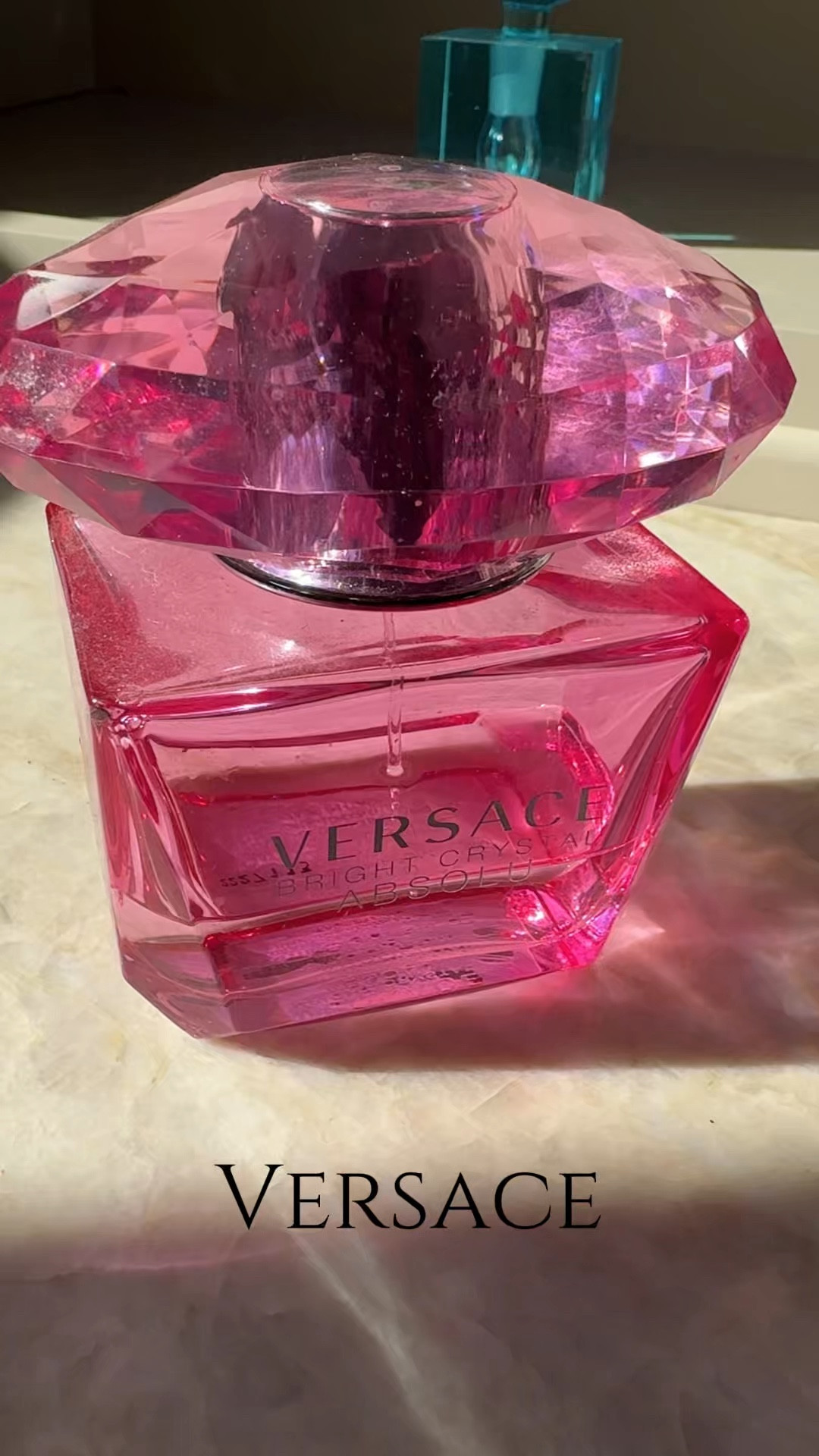 Versace perfume, the bottle is so pretty. It’s a very light present.
🩷🩷🩷
#Perfume #Cologne #Versace #VersacePerfume #CrystalBottle

#LTKStyleTip #LTKVideo #LTKBeauty