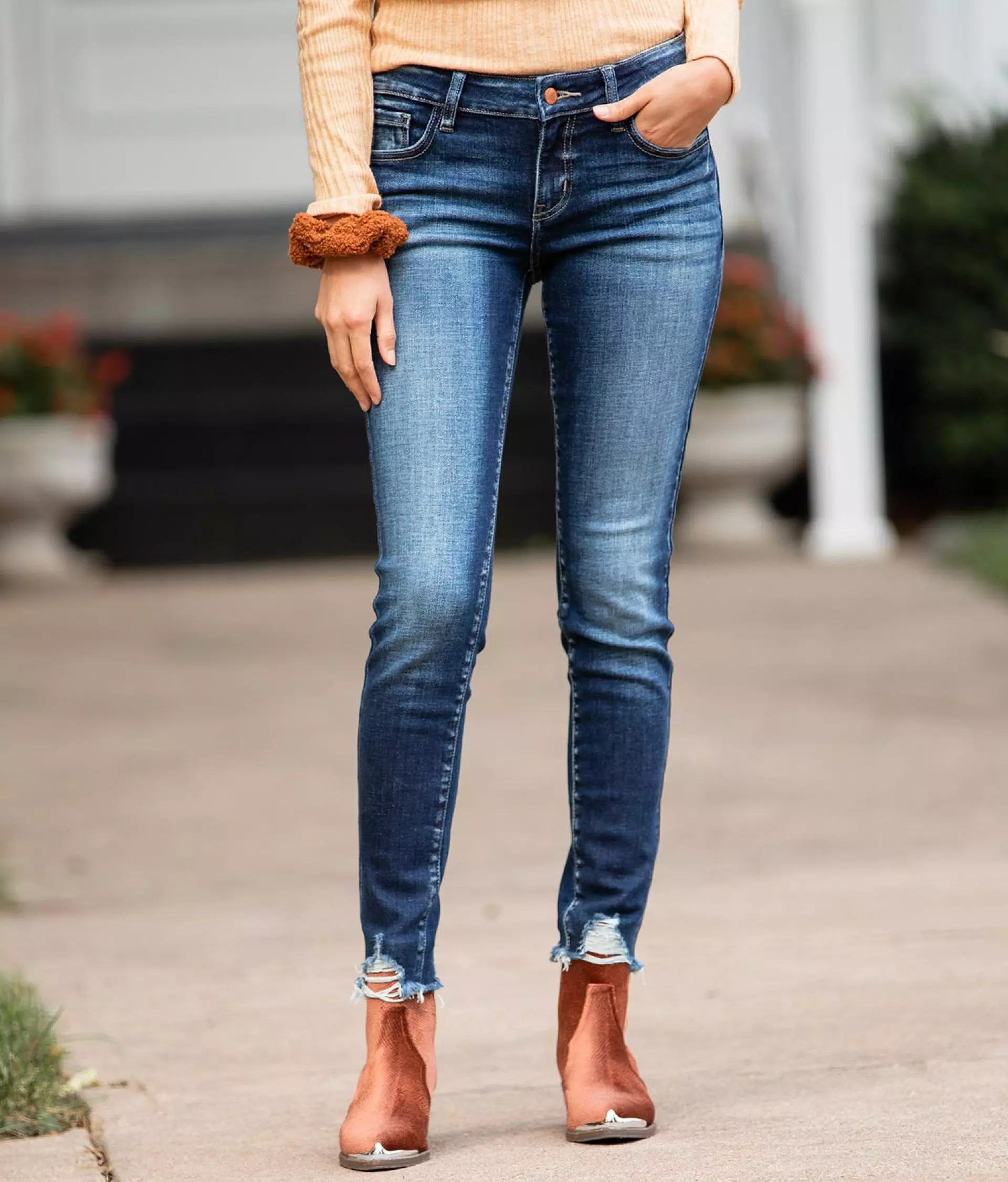 Signature Low Rise Ankle Skinny Jean | Buckle