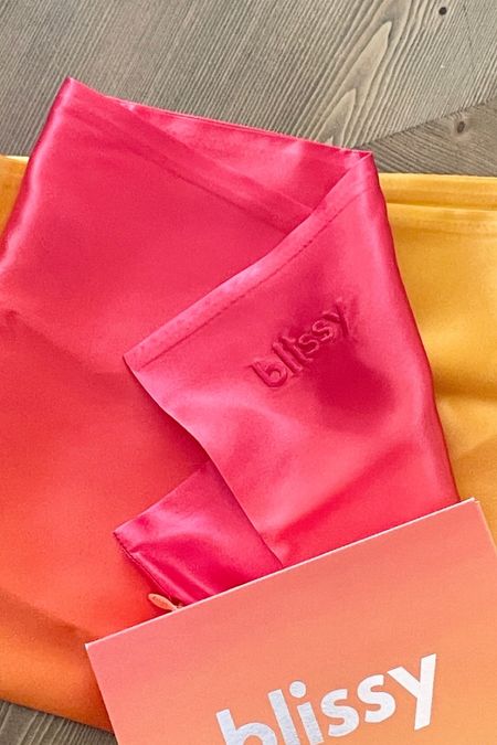 So excited Santa brought a silk pillowcase from Blissy for Christmas 😍#LTKGiftGuide

#LTKhome #LTKbeauty