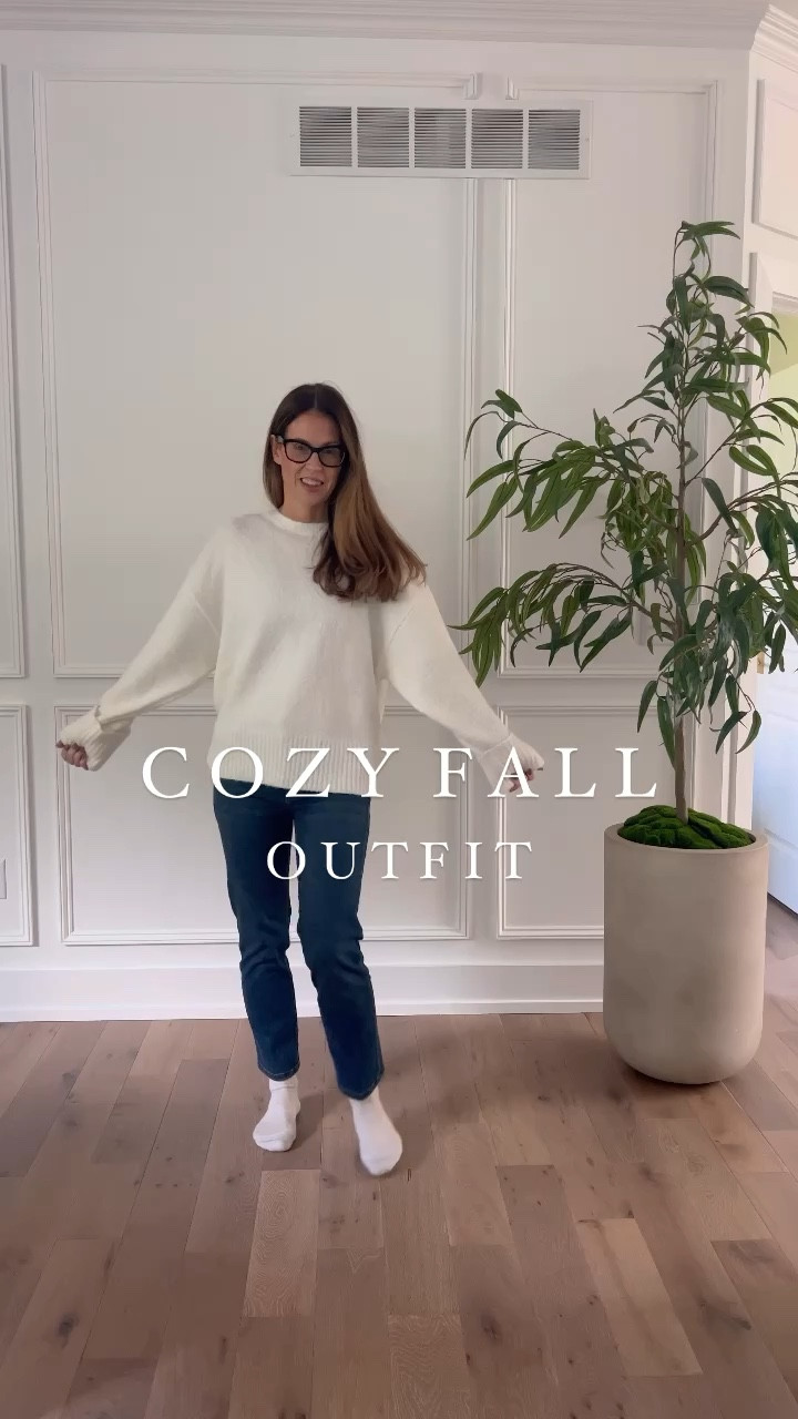 Sometimes you just want a cozy sweater to run errands or lounge around. This Amazon find is so good. 

Amazon. Amazon find. Cozy sweater. Fall outfits. Casual outfit. Oversized sweater. Uggs. Sweater and jeans. Neutral aesthetic. Neutral fashion  

#LTKover40 #LTKstyletip #LTKSeasonal