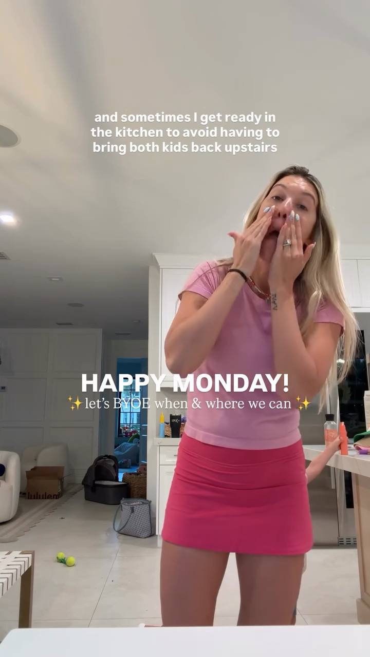 Happy Monday! Today’s look is all pink @lululemon 

#LTKmomlife #LTKmorningroutine #LTKootd