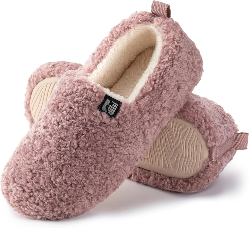RockDove Women's Faux Shearling Closed Back Slipper with Memory Foam | Amazon (US)