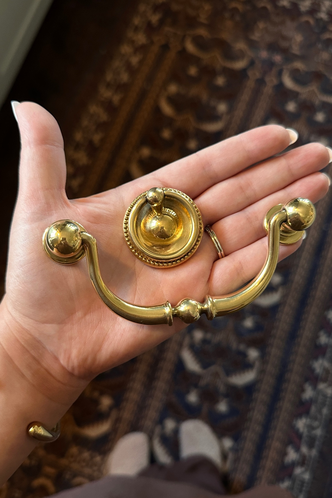 Love this hardware I got from @Rejuvenation gorgeous, swan neck pulls and ring pulls in unlacquered brass

#LTKHome