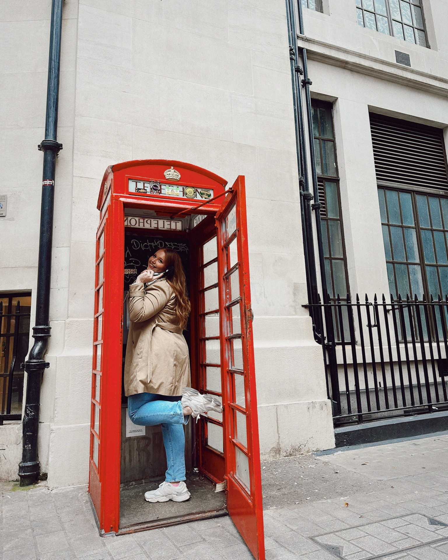 London’s calling ☎️🎡 

#LTKSeasonal #LTKMidsize #LTKTravel