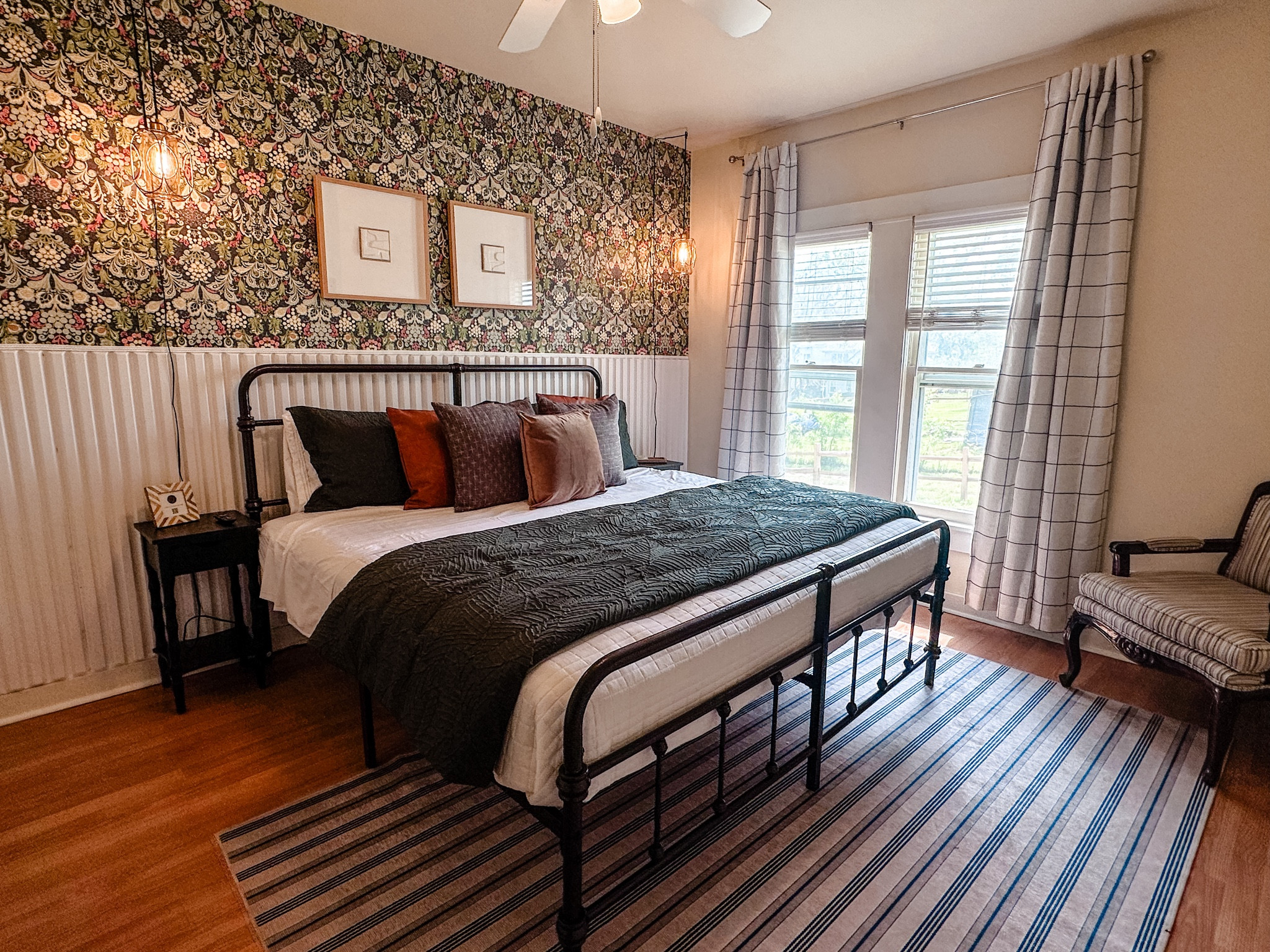 It’s amazing what a lil wallpaper can do! #texas #cottage #maximalism 

#LTKhome