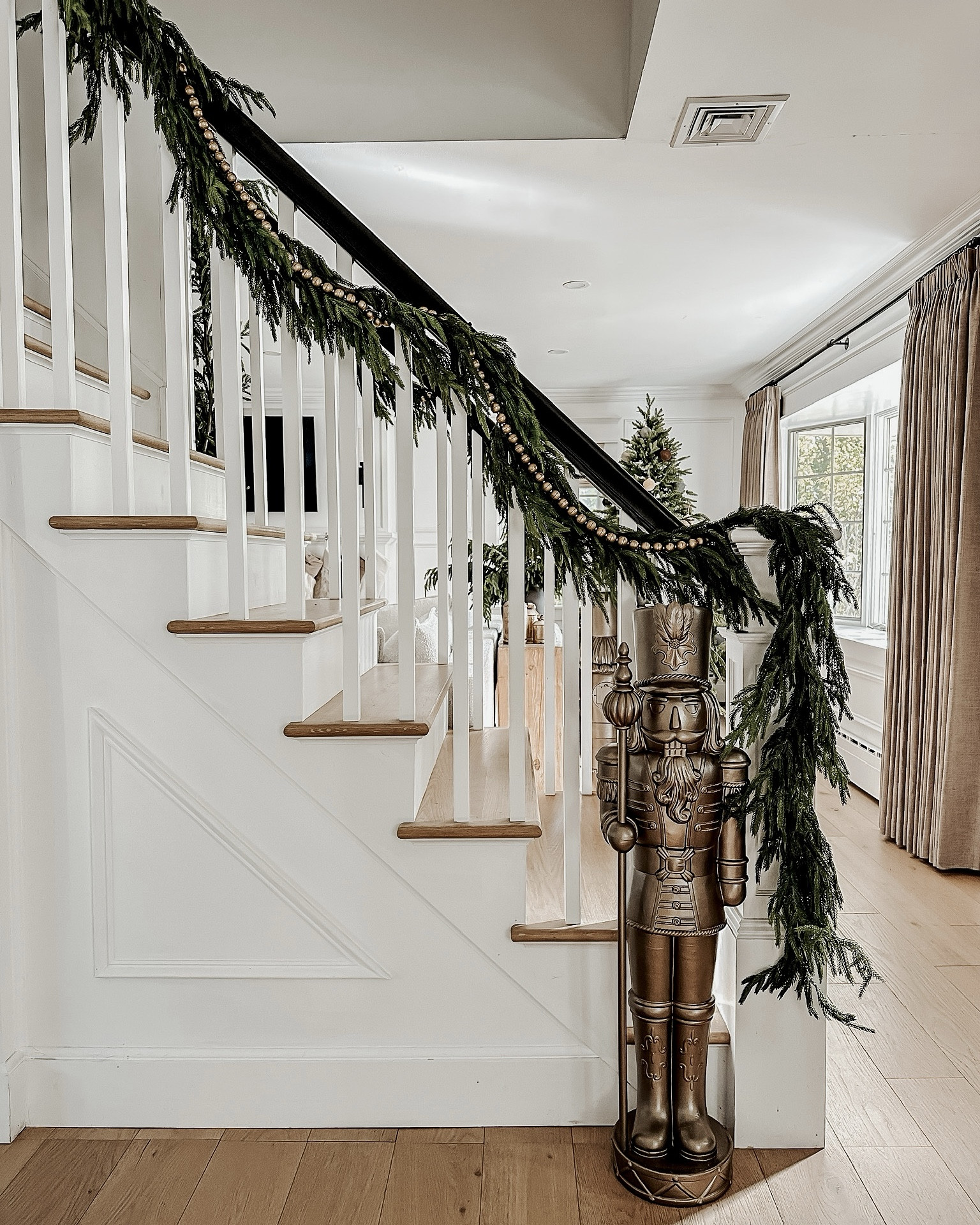 Elevate your holiday tablescape with this full, thick deluxe Norfolk garland.

Christmas decor | holiday entertaining | tablescape | garland | Christmas tree | nutcracker | wine glasses 


#LTKHoliday #LTKSeasonal #LTKHome