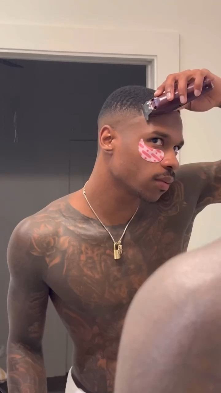 Start the day off right with a fresh cut & a good skin care regime ✨