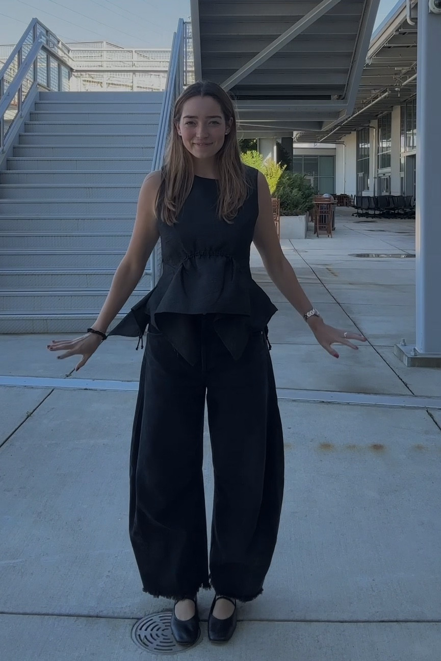 We love a cool corporate moment !! 



#seanewyork #citizensofhumanity #barreljeans #denim #luxurydenim #peplum #allblack 

#LTKVideo #LTKStyleTip #LTKWorkwear