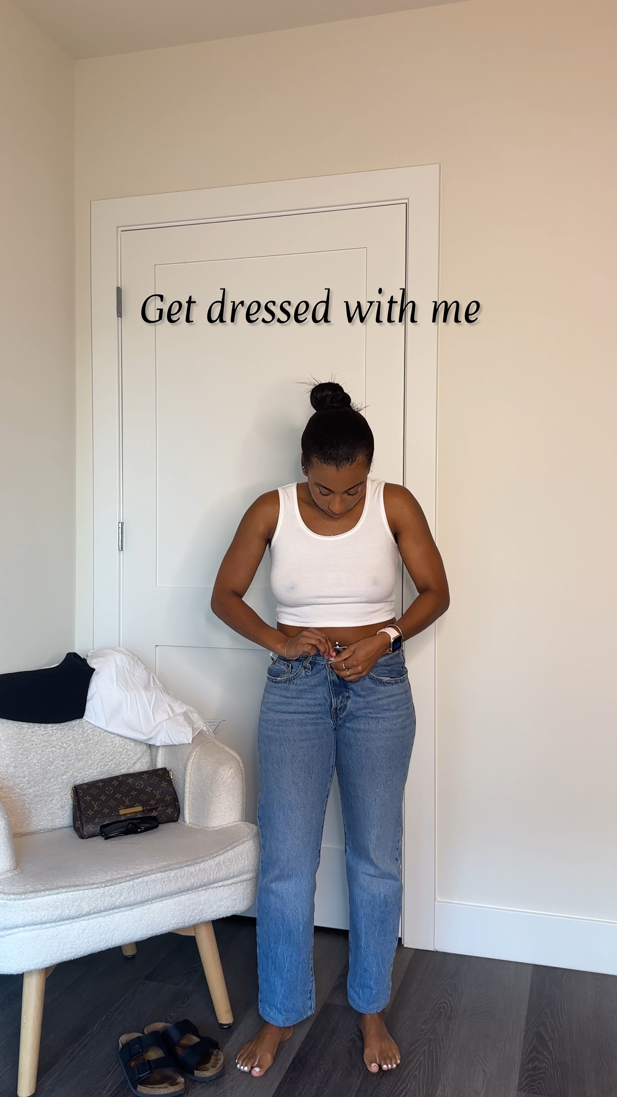 Minimal running errand outfit✨

Music: Outside
Musician: @iksonmusic

#LTKshoecrush #LTKfindsunder100 #LTKstyletip