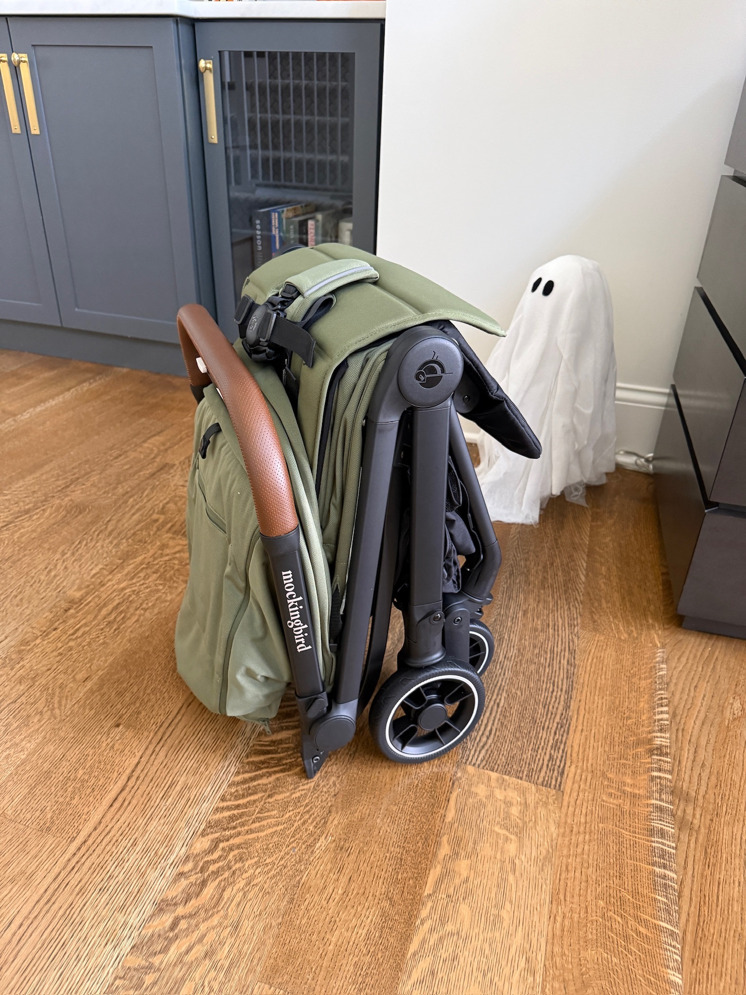 A stroller that makes life easy!!

Mockingbird, strollers, toddler boys, toddlers, compact stroller, one hand stroller, auto fold strollers, boy
Moms, grace white