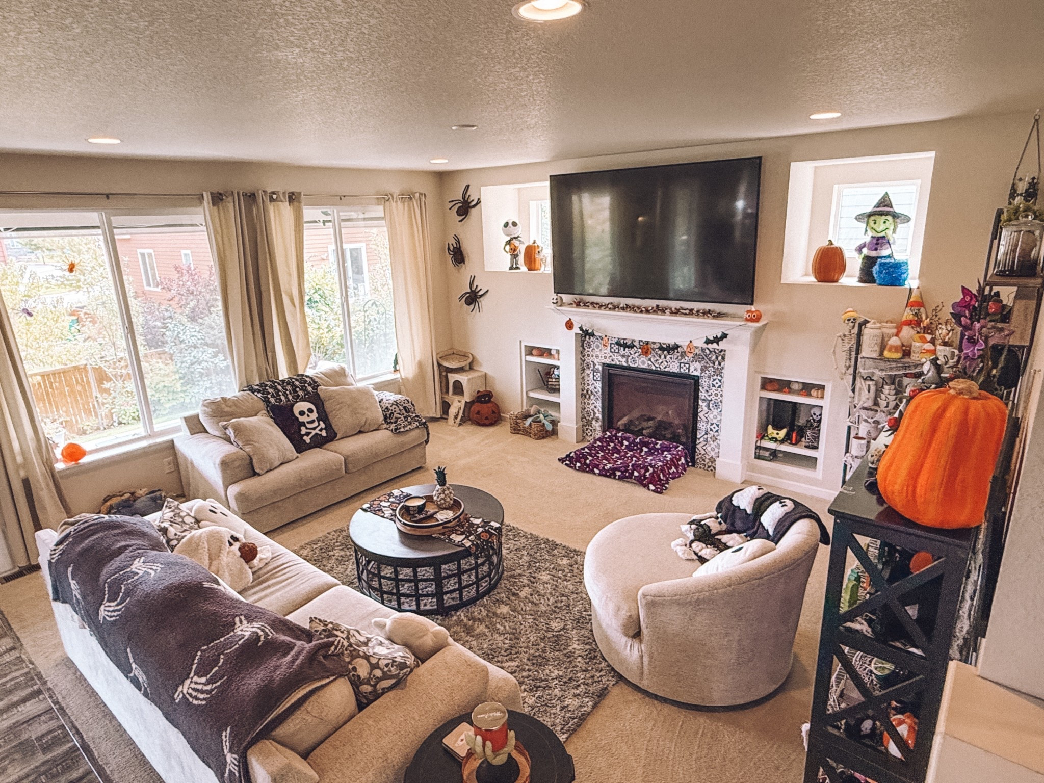 The spiders on the wall are my favorite 

#LTKHome #LTKStyleTip #LTKSeasonal