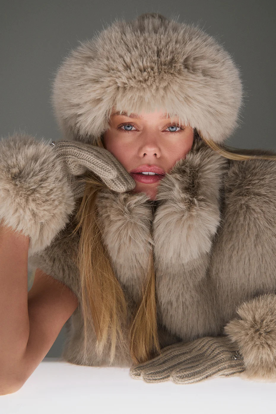 Alo Yoga� | Courchevel Cashmere Faux Fur Beanie Hat in Flax Heather/Oat Beige | Alo Yoga (US)