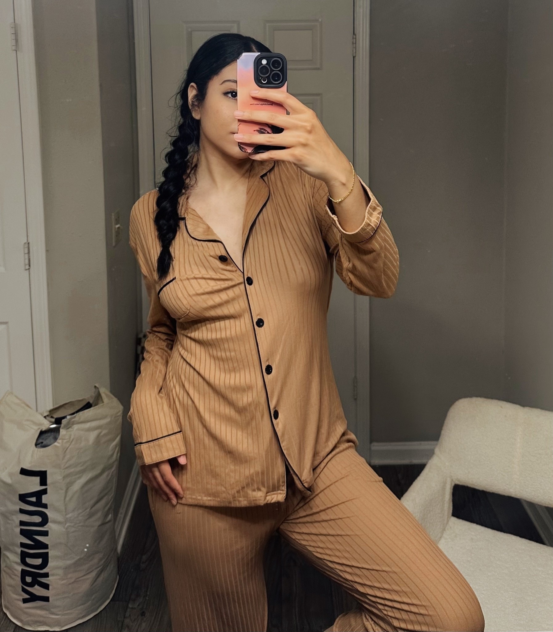 COMFY PAJAMA SET 🤎 
(this is definitely tall girl friendly, I’m 5’11 and I approve!) 

#LTKStyleTip #LTKFindsUnder50 #LTKautumn