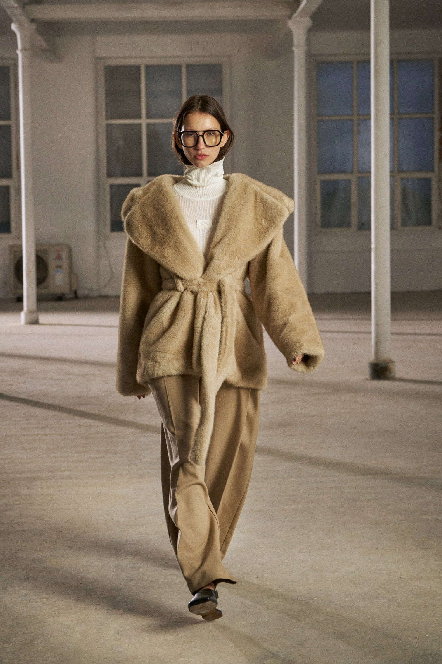 BELTED FAUX FUR HOODED COAT - BEIGE | The Couture Club