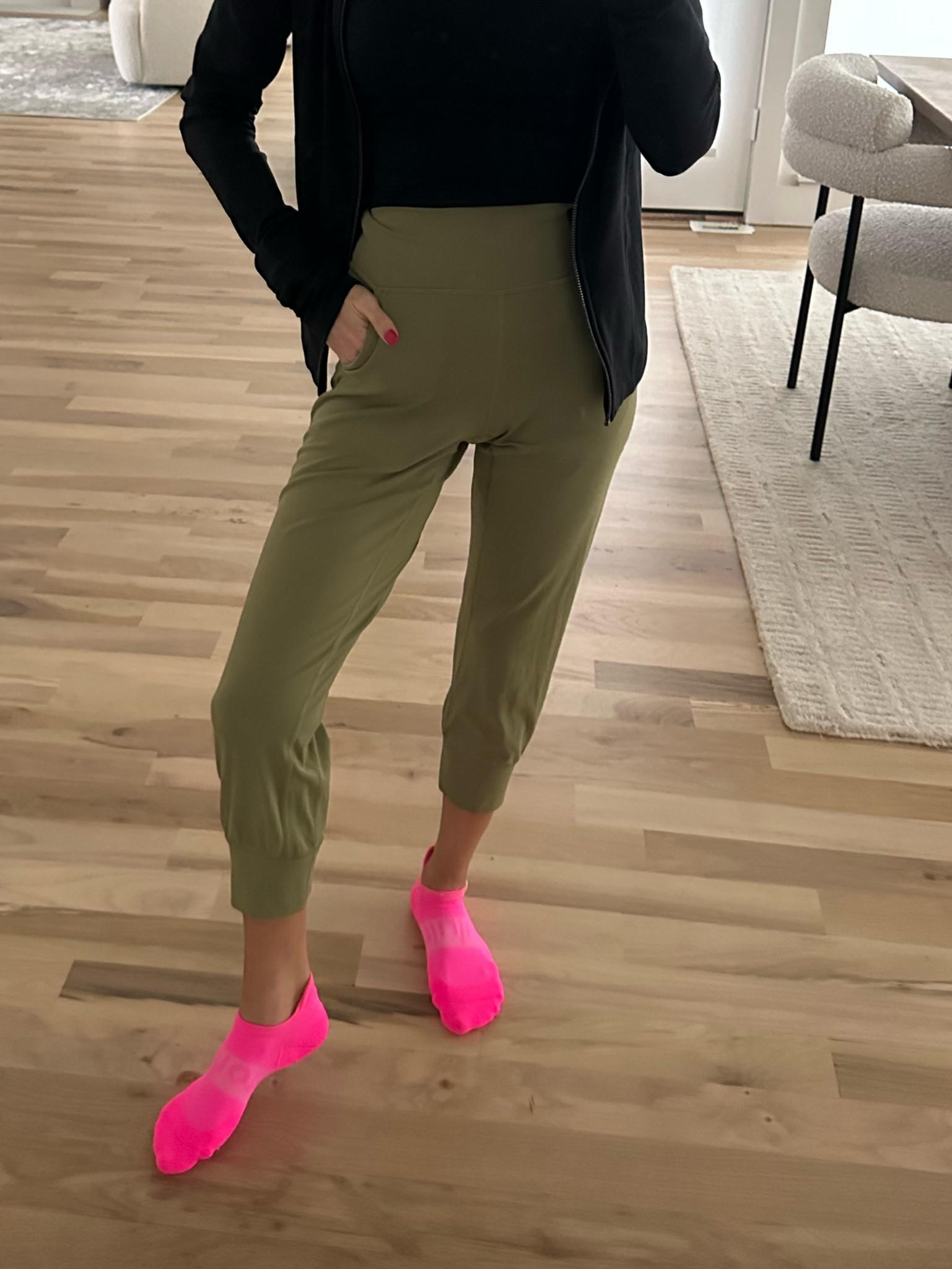 Lululemon joggers size 2 on sale 

#LTKfindsunder50 #LTKfindsunder100