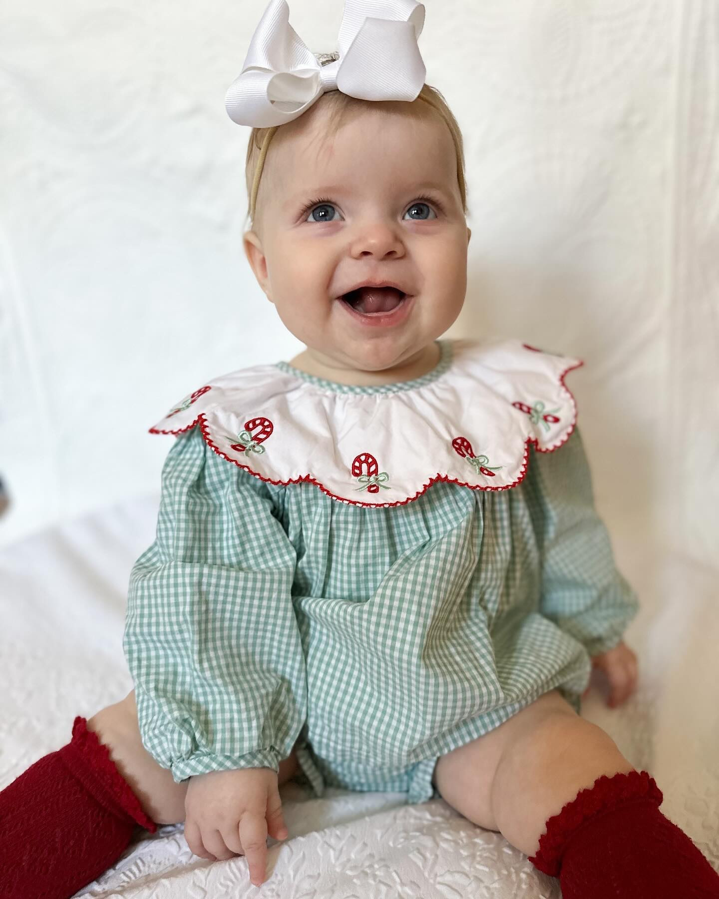 Addison’s #ootd • Testing out a new setup makes me realize just how fast she’s growing! Sweet girl in @stitchyfish + @littlestockingco is feeling back to normal just in time for Christmas.