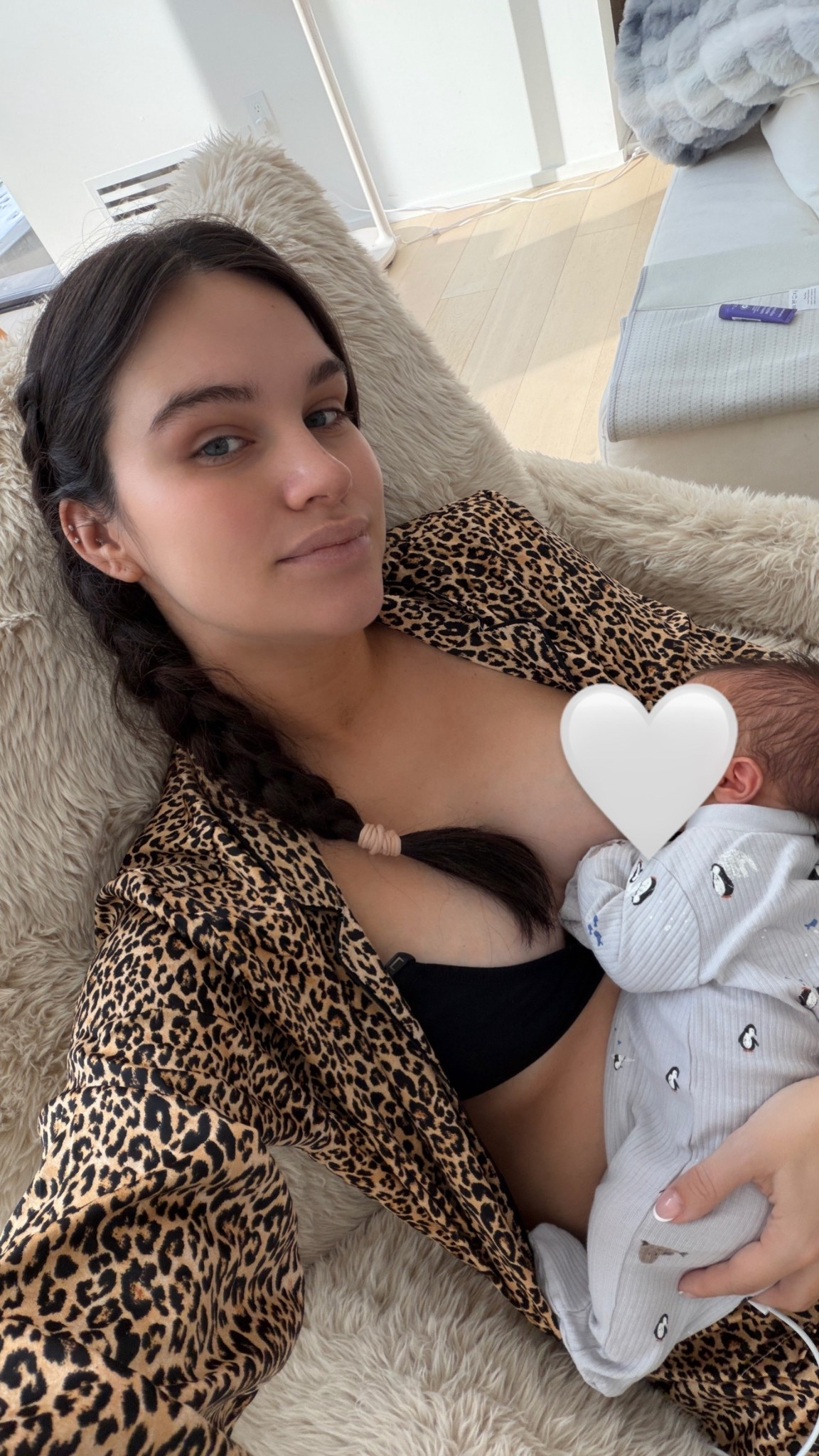 OOTD postpartum day 4 

#LTKmomlife #LTKBaby #LTKdayinmylife