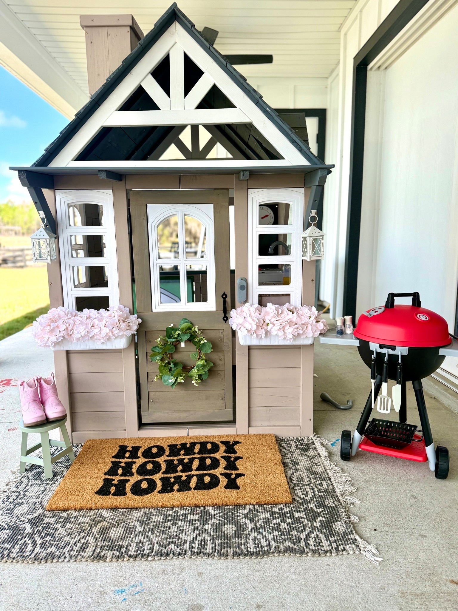 The worlds cutest little farmhouse for your mini 💕 

#LTKmomlife #LTKKids
