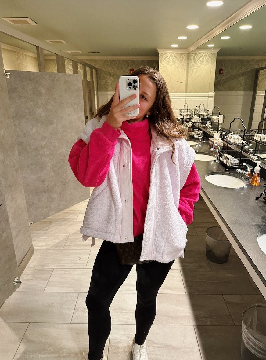 super comfy and warm. i think i wore this for like 12 hrs lol
im wearing a 2xl in the mockneck so size up A LOT bc they run extremely small!!!!
xl in the vest 
6 in tights

#LTKdayinmylife #LTKootd