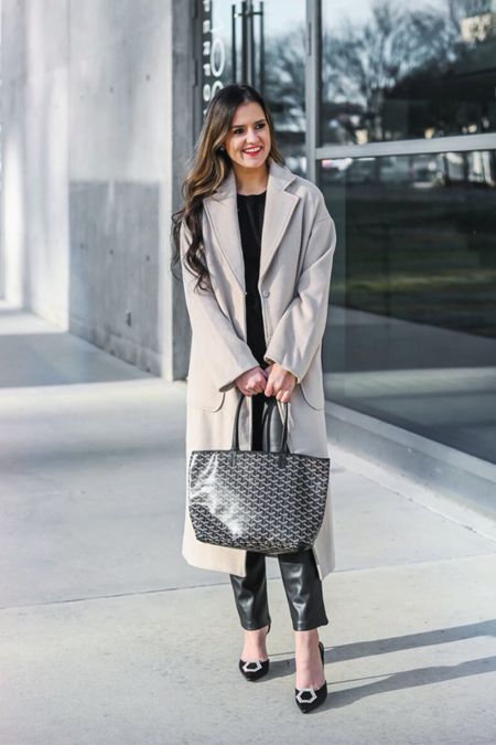 The perfect coat for a chilly Dallas day 

#LTKSeasonal #LTKshoecrush #LTKstyletip