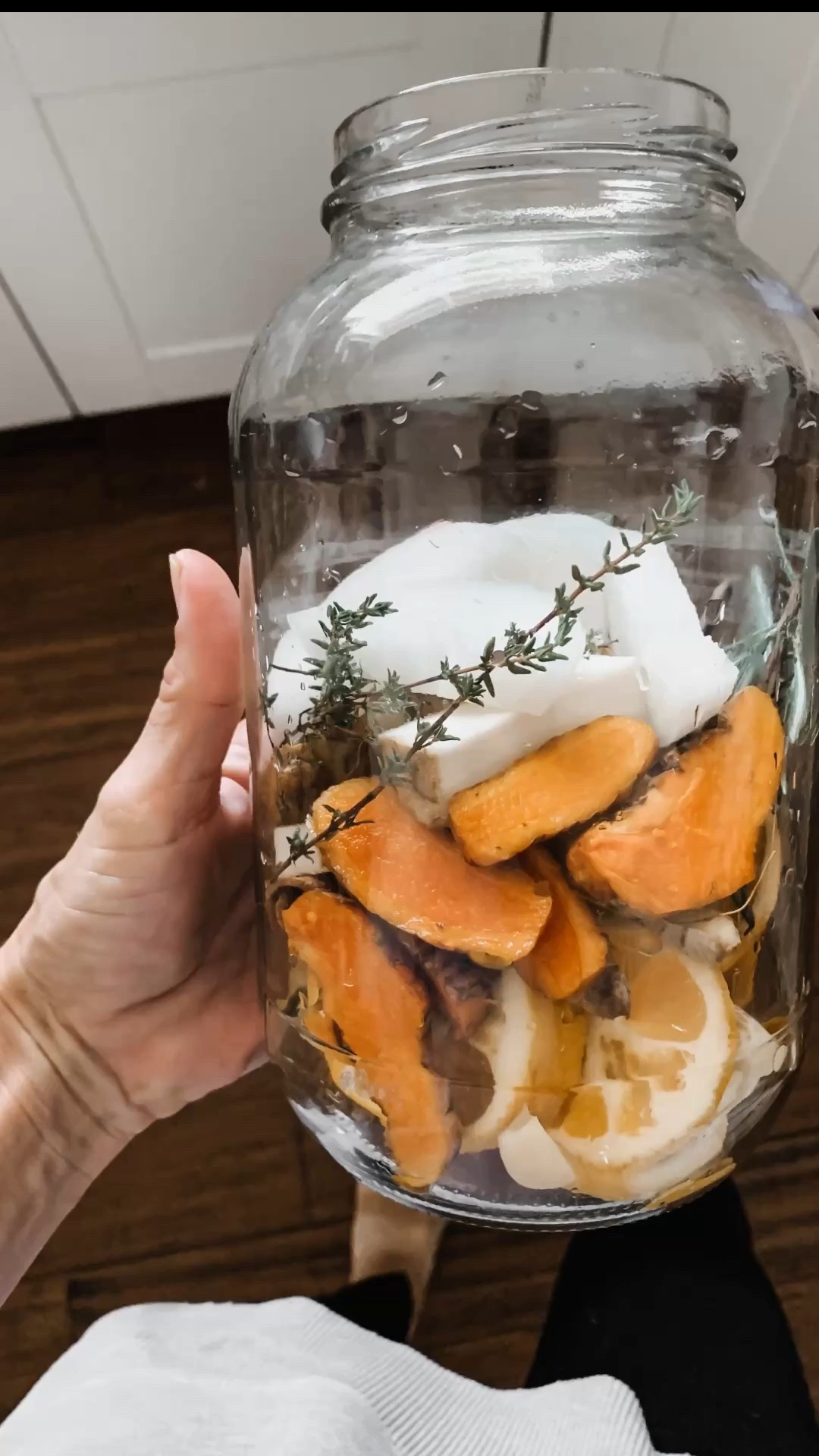 Fire Cider 🍊 
Immune & Healing Support 

Slice up fresh 
Thyme
Rosemary
Horseradish 
Ginger 
Turmeric 
Garlic 
Onion 
Lemon 
Orange 
Cinnamon Sticks  

Pour to cover with apple cider vinegar, cover jar with filter, and age at room temperature for 3-4 weeks.
Strain and store in an airtight jar. 
Can be taken on its own or with honey 🐝 

#LTKdayinmylife #LTKselfcare #LTKSeasonal