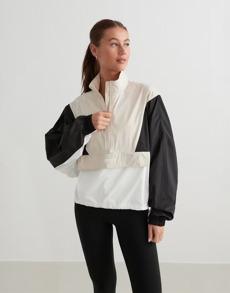 Aim'n – Café au Lait Balance Blocked – Windjacke in Beige-Neutral | ASOS (Global)
