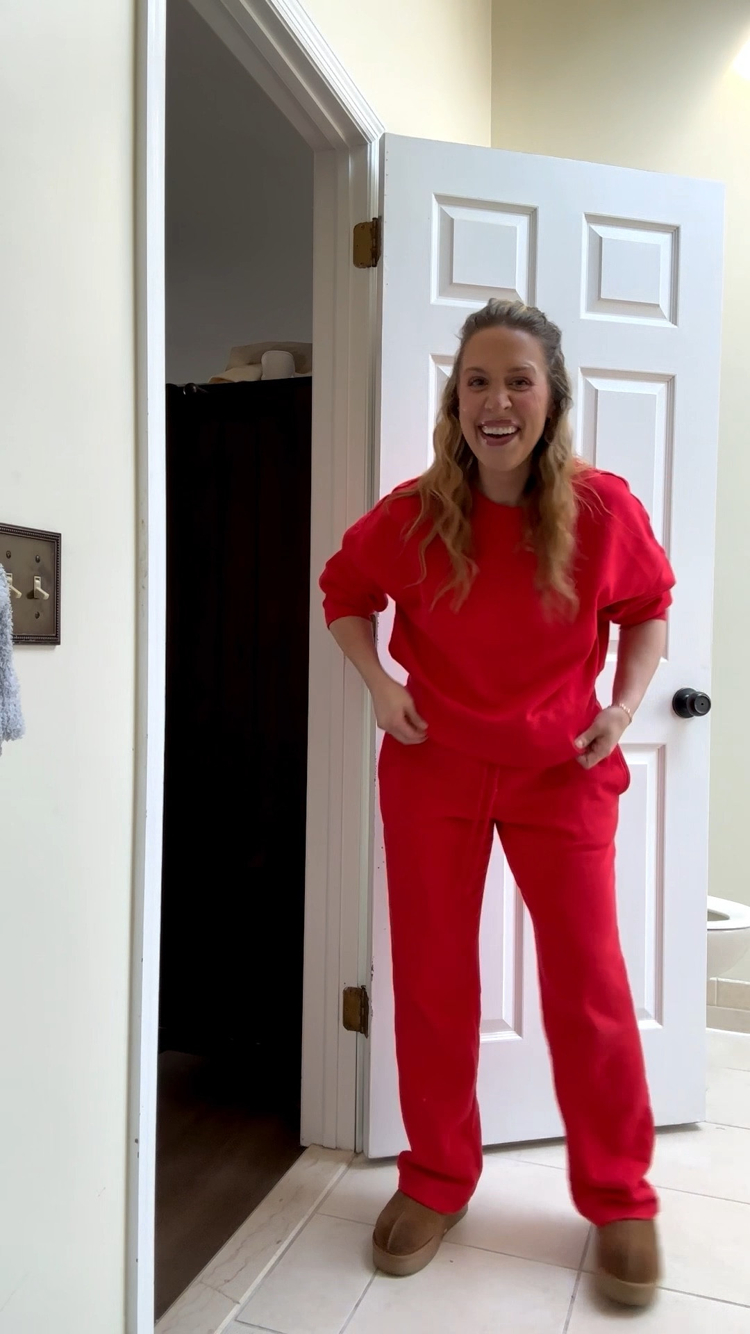 
Change your clothes, even if you’re not going anywhere.
Studies show changing out of sleep clothes boosts mood & productivity because your brain links outfits to “roles.”
