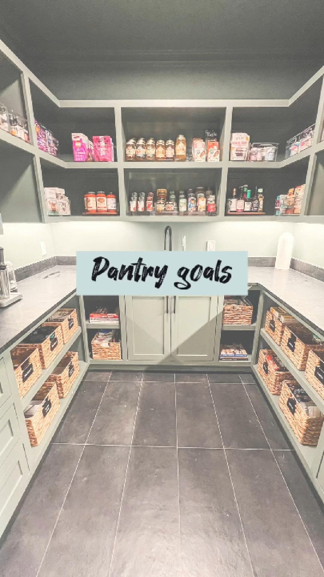 Pantry goals. 😍💚 

 