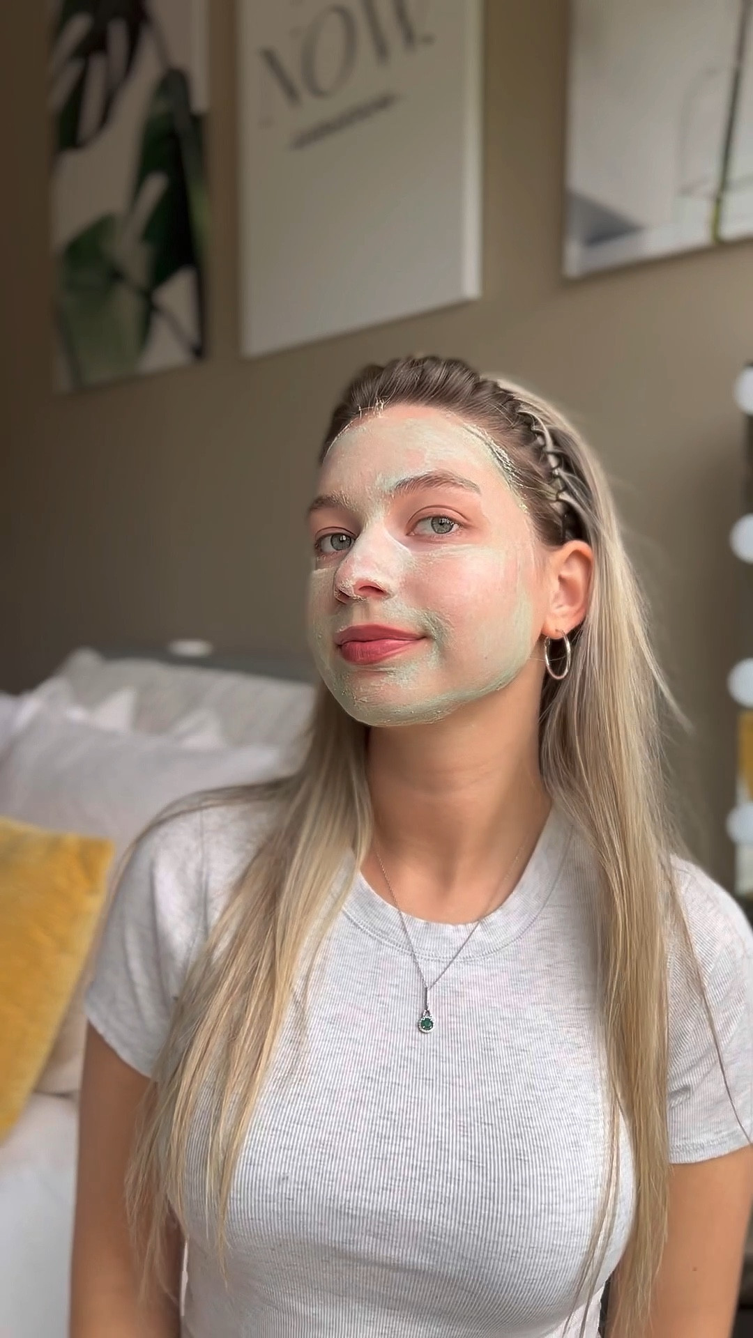 Fizzle fizzle.
This face mask bubbles on your face. Unlike other masks this formula adapts Korean skin care. It is very gently on the skin and revitalizes. Highly recommend 

#LTKVideo #LTKsalealert #LTKbeauty