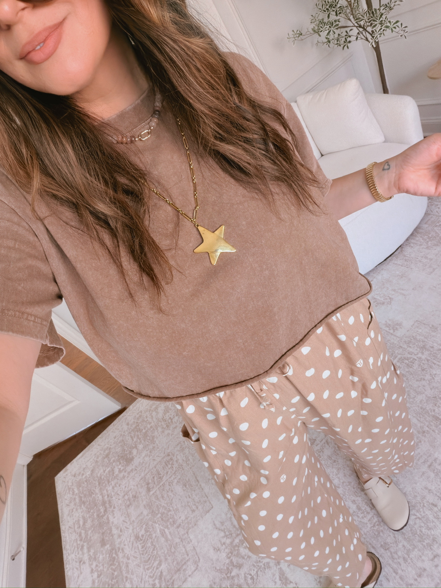 wearing an XL in the top, L in the bottoms 

 #LTKSeasonal #LTKMidsize